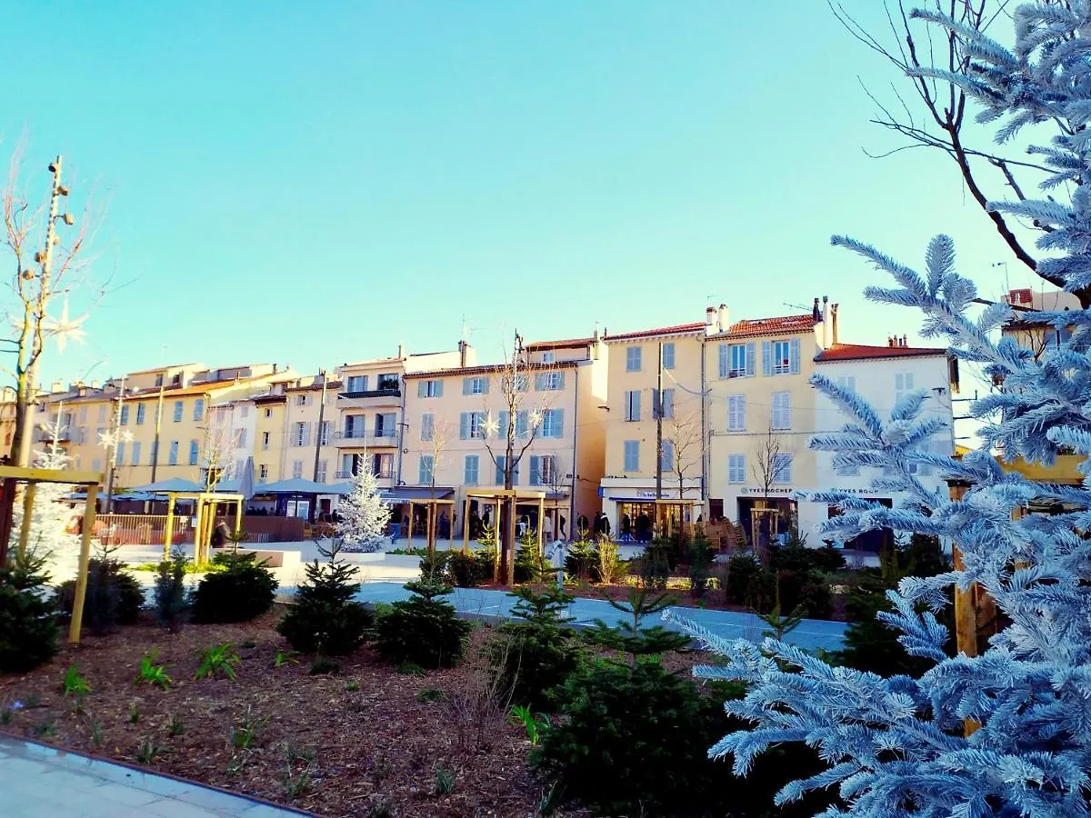 דירה Spacieux Logement Vieil Antibes Climatise 5 Minutes Plages