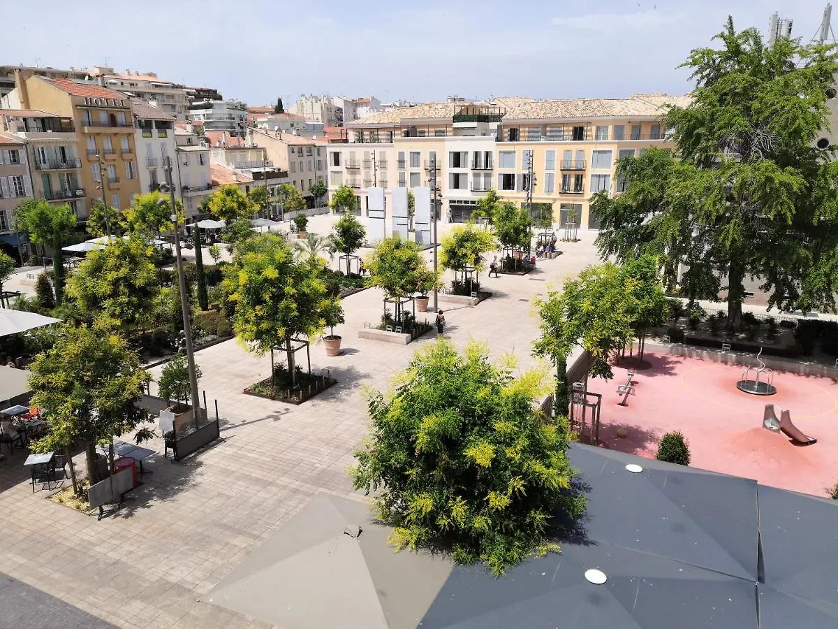 Spacieux Logement Vieil Antibes Climatise 5 Minutes Plages location