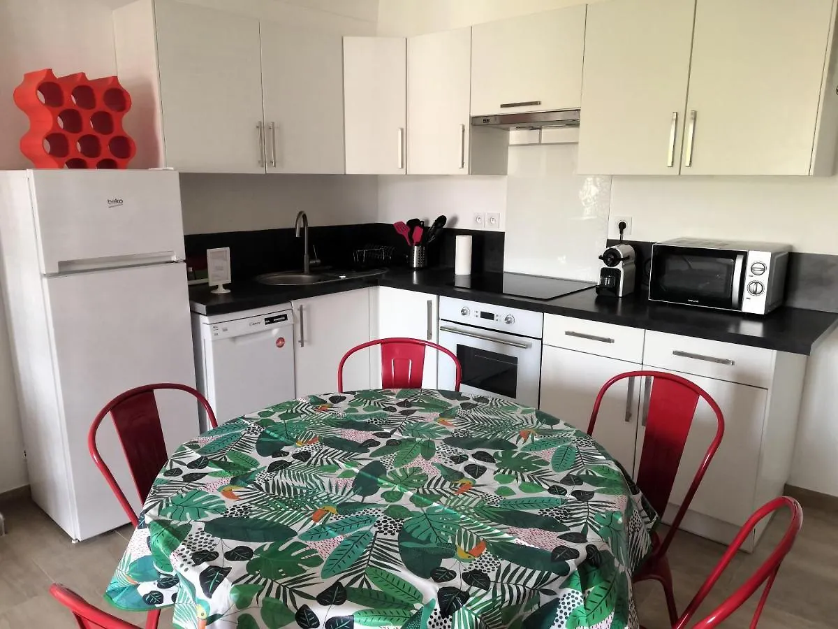 Spacieux Logement Vieil Antibes Climatise 5 Minutes Plages צרפת