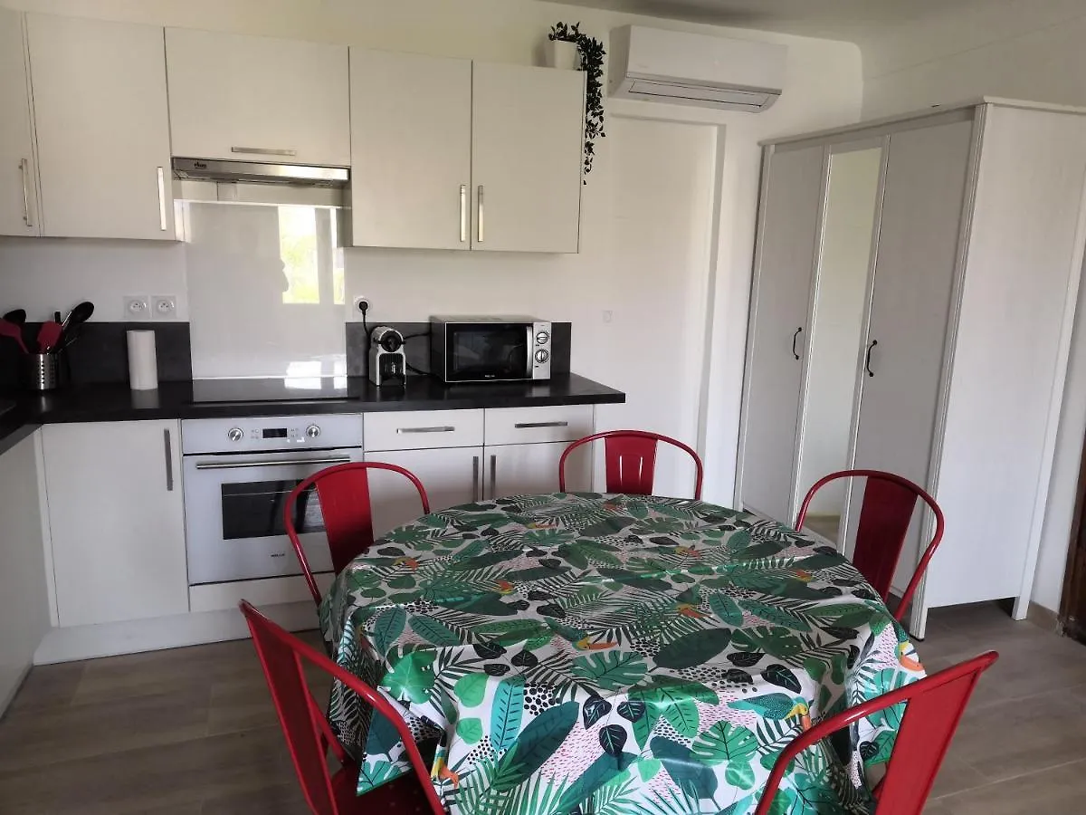 Spacieux Logement Vieil Antibes Climatise 5 Minutes Plages דירה